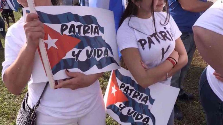 Cuba: Independent activists told to remove flags, lawyer says